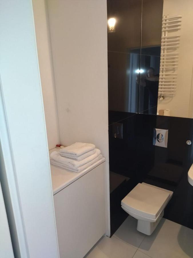 House4You Apartament Sakura Airport Chopin 华沙 外观 照片